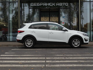 2019 Kia Rio X-Line IV, белый, 1300000 рублей, вид 3