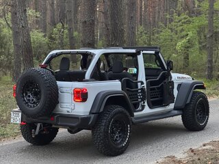 2024 Jeep Wrangler IV (JL) Рестайлинг, белый, 5100000 рублей, вид 4