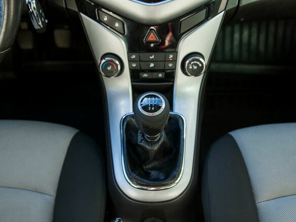 2011 Chevrolet Cruze I, серебристый, 600000 рублей - вид 23