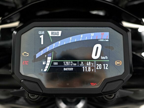 2022 Kawasaki Z 900, чёрный, 999000 рублей - вид 8