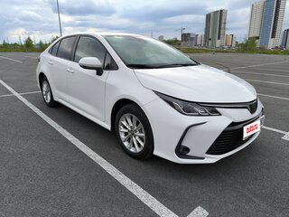 2021 Toyota Corolla XII (E210), белый, 1820000 рублей, вид 3