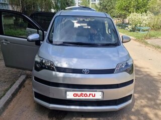 2014 Toyota Spade, серый, 850000 рублей, вид 2