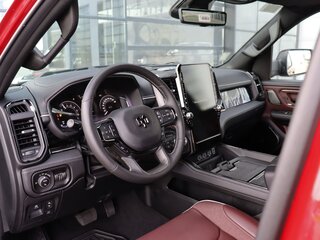 2026 Ram 1500 Crew Cab V Рестайлинг, красный, 11650000 рублей, вид 3