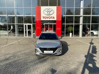 2021 Hyundai Solaris II Рестайлинг, серый, 1700000 рублей, вид 2