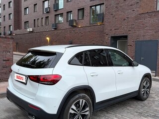 2020 Mercedes-Benz GLA 200 II (H247), белый, 3100000 рублей, вид 3