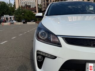 2019 Kia Rio IV, белый, 1260000 рублей, вид 2