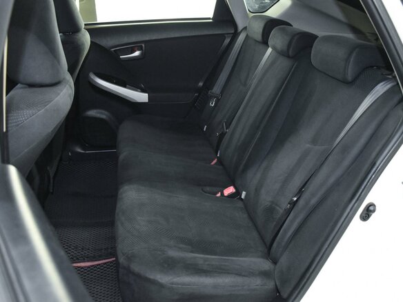 2015 Toyota Prius III Рестайлинг (XW30), белый, 1169000 рублей - вид 9