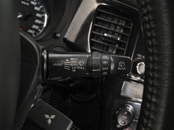2017 Mitsubishi Outlander III Рестайлинг 2, белый, 1908000 рублей - вид 14