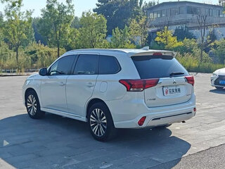 2022 Mitsubishi Outlander III Рестайлинг 3, белый, 2150700 рублей, вид 5