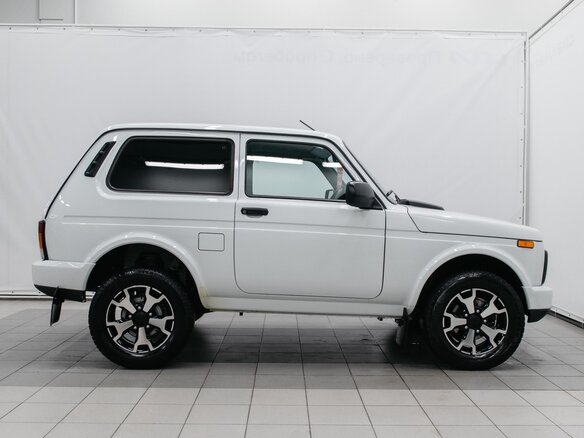 2024 Lada (ВАЗ) Niva Legend I, белый - вид 4