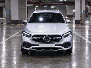 2020 Mercedes-Benz GLA 200 II (H247), серый, 2900000 рублей, вид 3