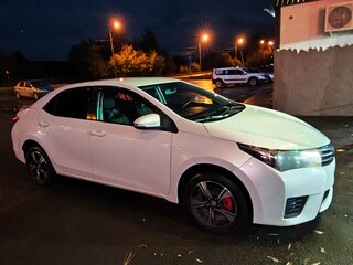 2013 Toyota Corolla X (E140, E150) Рестайлинг, белый, 1300000 рублей, вид 4