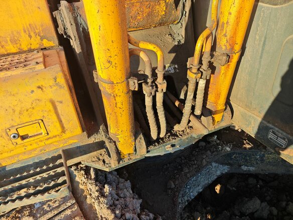 2008 Hyundai R210LC, жёлтый, 2700000 рублей - вид 10