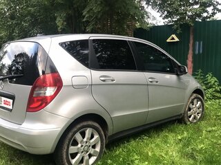 2011 Mercedes-Benz A-Класс 180 II (W169) Рестайлинг, серебристый, 600000 рублей, вид 3