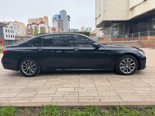 2015 BMW 7 серии Long 750Li xDrive VI (G11/G12), чёрный, 2250000 рублей, вид 3