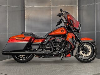2017 Harley-Davidson CVO Street Glide, оранжевый, 2079000 рублей, вид 1