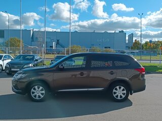 2019 Mitsubishi Outlander III Рестайлинг 3, коричневый, 1860000 рублей, вид 4
