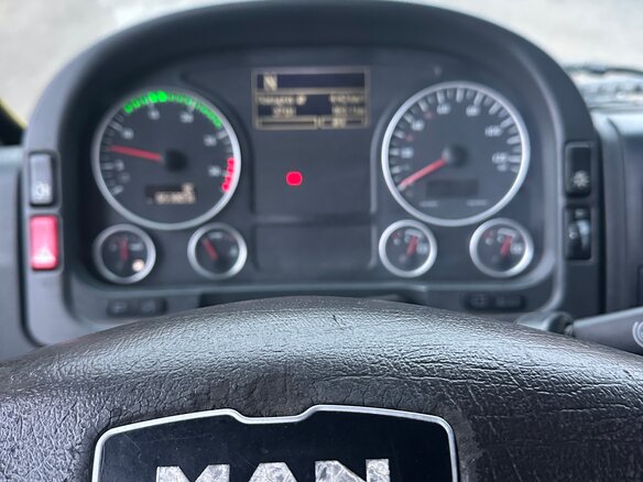 2011 MAN TGL, жёлтый, 3000000 рублей - вид 7