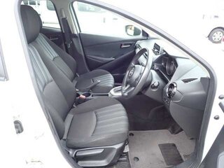 2017 Mazda Demio IV (DJ), белый, 800000 рублей, вид 4
