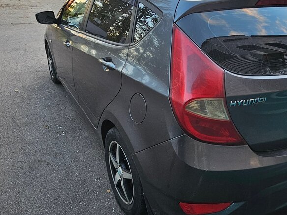 2011 Hyundai Solaris I, серый, 700000 рублей - вид 7