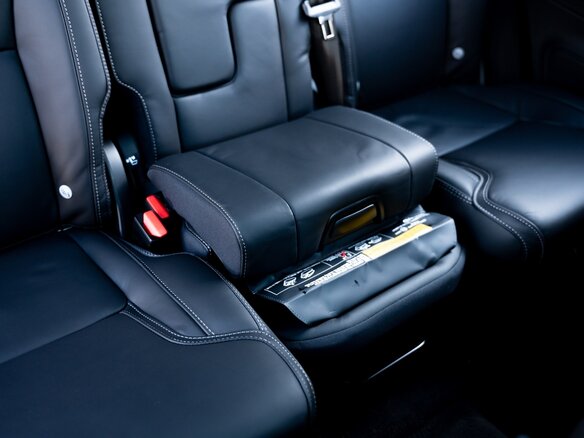 2026 Volvo XC90 B5 II Рестайлинг 2, чёрный, 10100000 рублей - вид 39