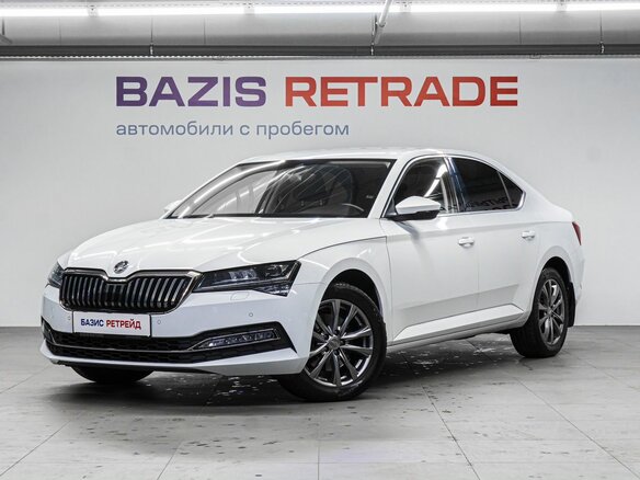 2021 Skoda Superb III Рестайлинг, белый, 2865000 рублей