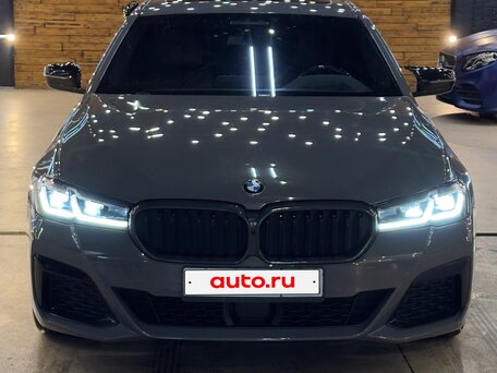 2022 BMW 5 серии 530i xDrive VII (G30/G31/G38) Рестайлинг, серый, 4890000 рублей, вид 3