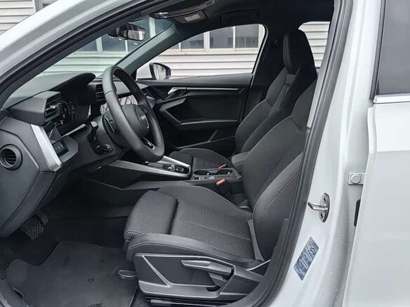 2023 Audi A3 Sportback 35 TFSI IV (8Y), белый, 1901404 рублей - вид 5