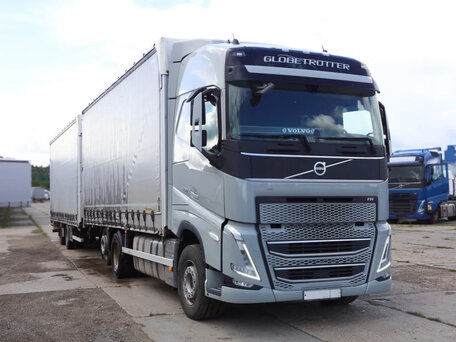 2021 Volvo FH, серебристый, 18600000 рублей, вид 1