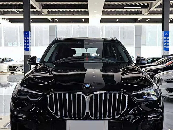 2022 BMW X5 30i IV (G05/G18), чёрный, 6350000 рублей - вид 1