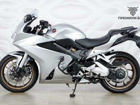 2017 Honda VFR 800, серебристый, 799000 рублей, вид 2