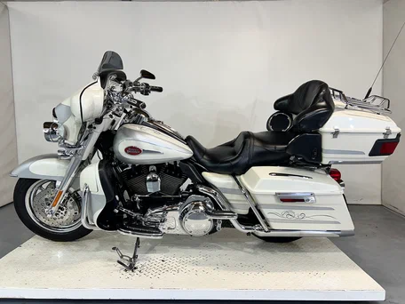 2008 Harley-Davidson Electra Glide, белый, 560000 рублей, вид 2