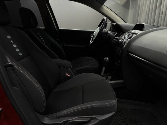 2008 Renault Megane II Рестайлинг, красный, 469999 рублей - вид 15