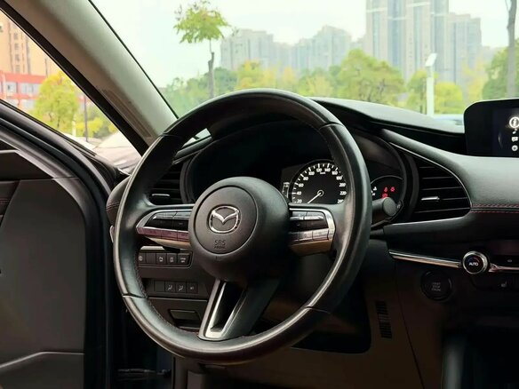 2023 Mazda 3 Axela IV (BP), синий, 1800000 рублей - вид 18