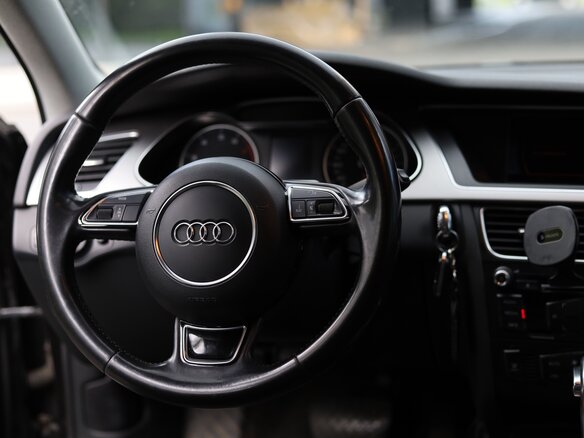 2013 Audi A4 IV (B8) Рестайлинг, чёрный, 1320000 рублей - вид 8