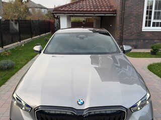 2026 BMW 5 серии 520d xDrive VIII (G60/G61/G68), серый, 9400000 рублей, вид 2