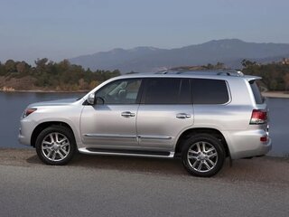 2011 Lexus LX 570 III, серебристый, 4200000 рублей, вид 1