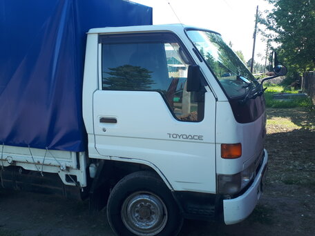 1997 Toyota Toyoace, белый, 860000 рублей, вид 4