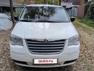 2009 Chrysler Town & Country V, белый, 850000 рублей, вид 1