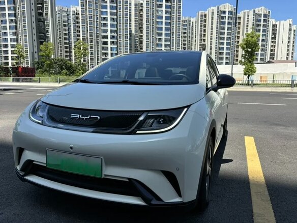 2025 BYD Dolphin 45.12 kWh I Рестайлинг, бежевый, 1560000 рублей - вид 5