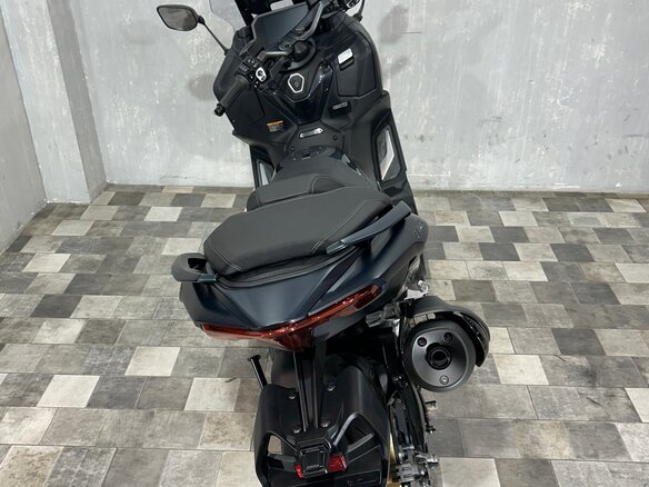 2023 Yamaha TMAX, синий, 1215000 рублей - вид 10