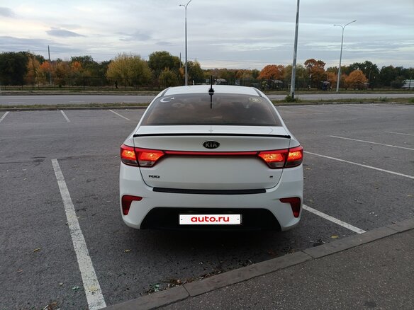 2017 Kia Rio IV, белый, 1159000 рублей - вид 5
