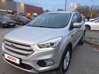 2019 Ford Kuga II Рестайлинг, серебристый, 2100000 рублей, вид 1