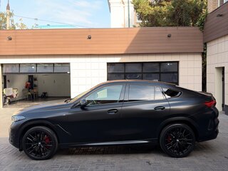 2024 BMW X6 30d III (G06) Рестайлинг, чёрный, 12600000 рублей, вид 4