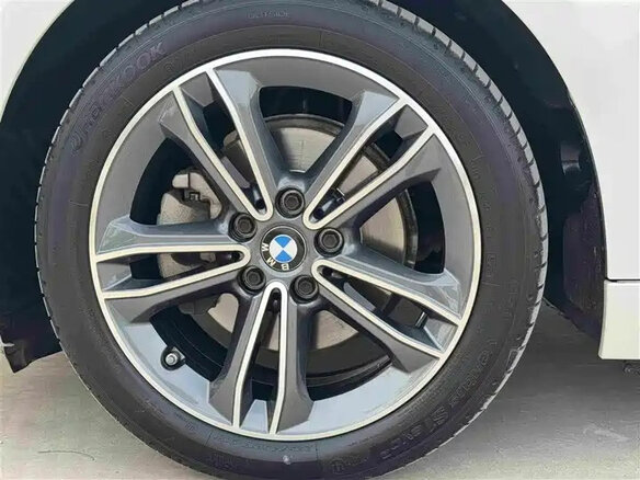 2023 BMW 1 серии 120i III (F52) Рестайлинг, белый, 1600999 рублей - вид 5