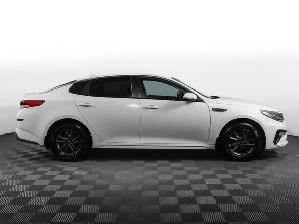 2019 Kia Optima IV Рестайлинг, белый, 1307000 рублей - вид 3