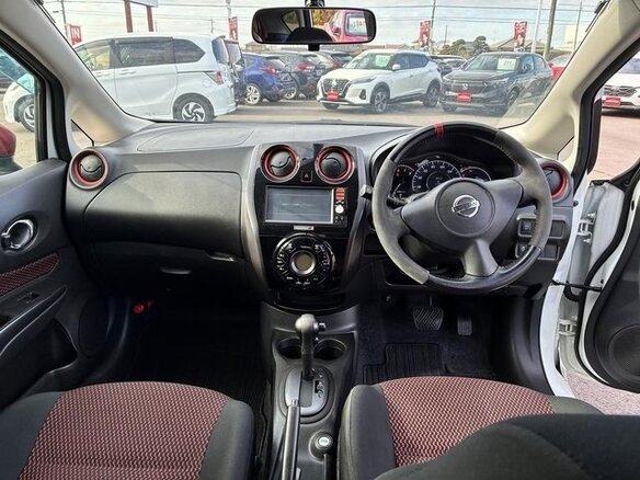 2018 Nissan Note Nismo II Рестайлинг, белый, 750333 рублей - вид 11