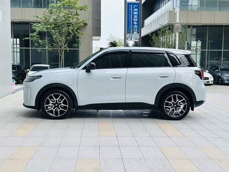 2026 Leapmotor A10 39.8 kWh, серебристый, 1580000 рублей, вид 5