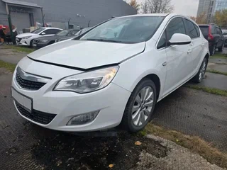 2011 Opel Astra J, белый, 386000 рублей, вид 1