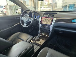 2016 Toyota Camry VII (XV50) Рестайлинг, белый, 1949000 рублей, вид 5